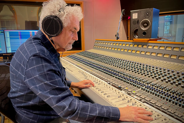 Audeze interviews producer and audio engineer Bill Schnee