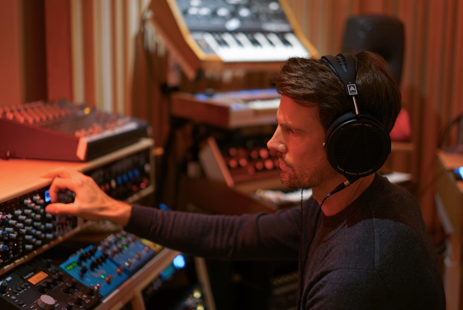Audeze speaks with songwriter and producer Scott Hansen of Tycho