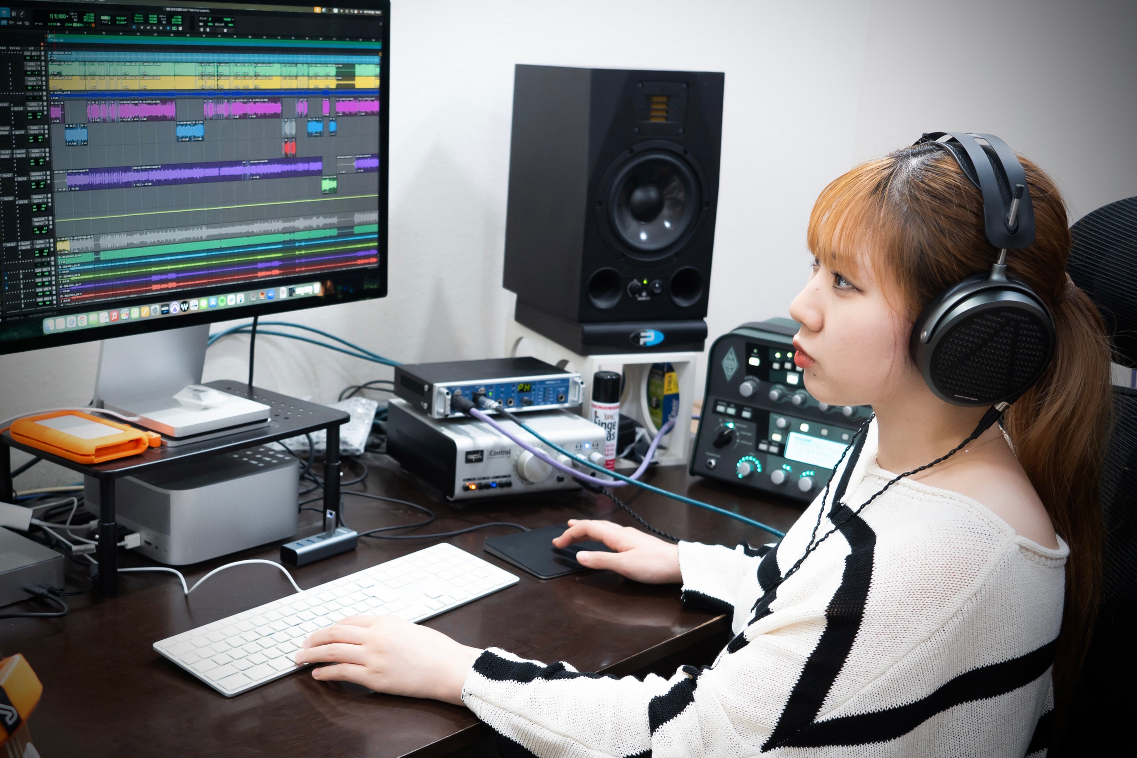 Guitarist and Composer Li-sa-X - Audeze